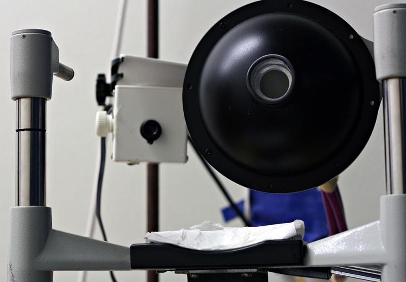 Participant in Ganzfeld light-exposure experiment with melatonin saliva sampling at University of Groningen chronobiology lab