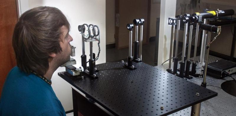 Petteri at the Maxwellian view optical bench
